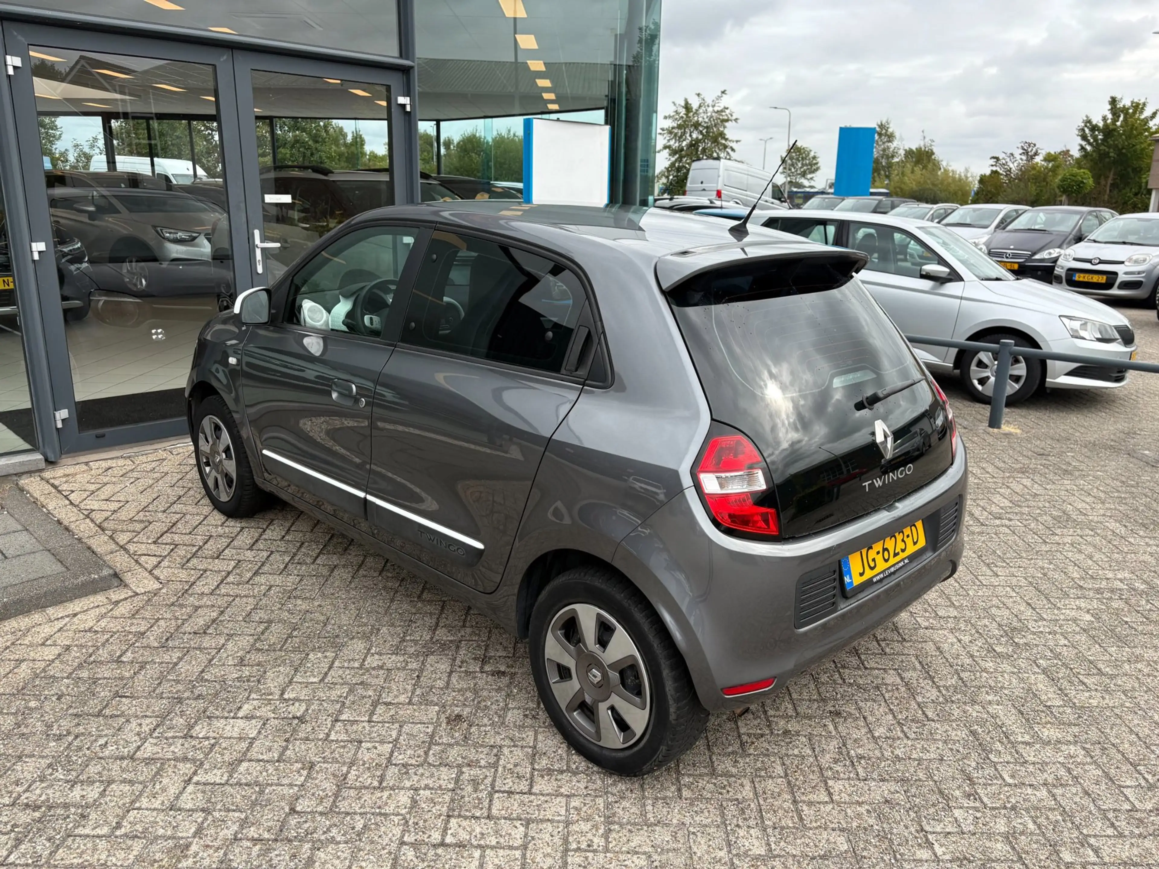 Renault Twingo 1.0 SCe Collection *AC — photo 7