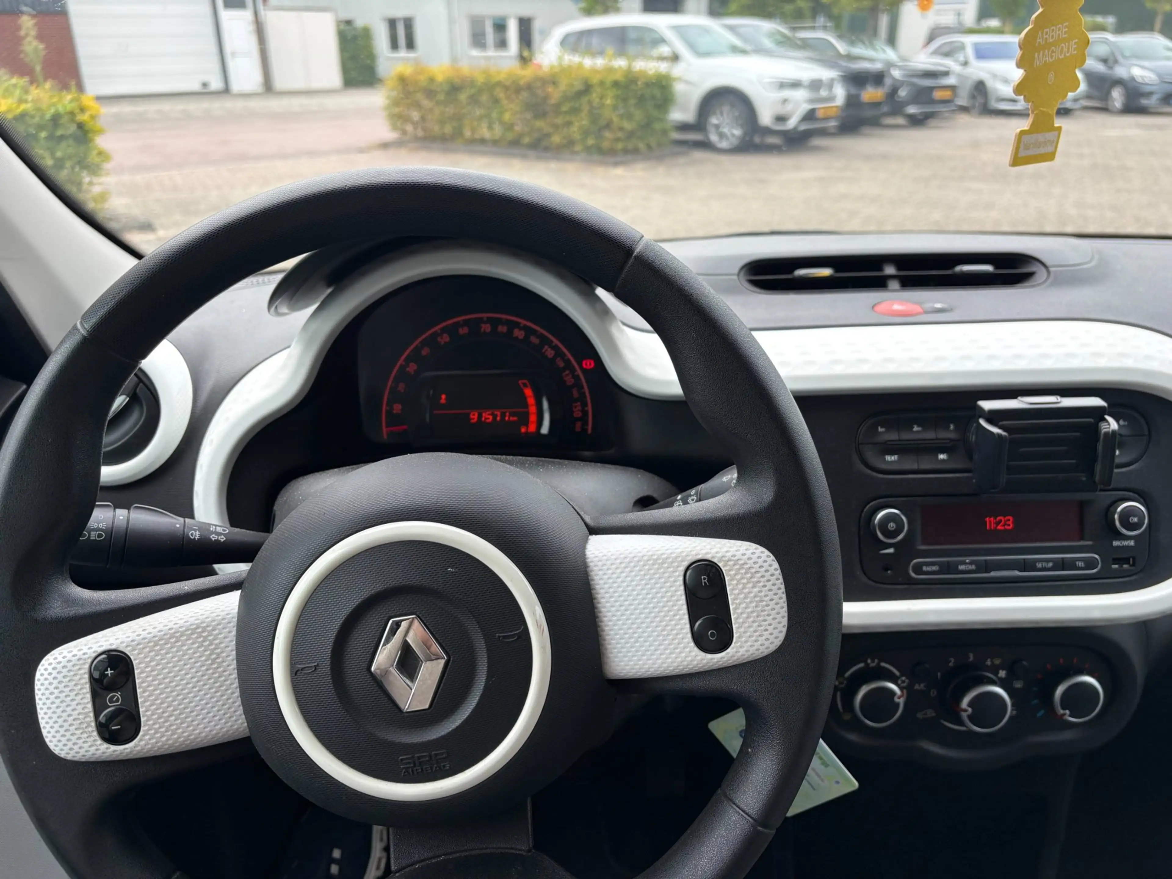 Renault Twingo 1.0 SCe Collection *AC — photo 10