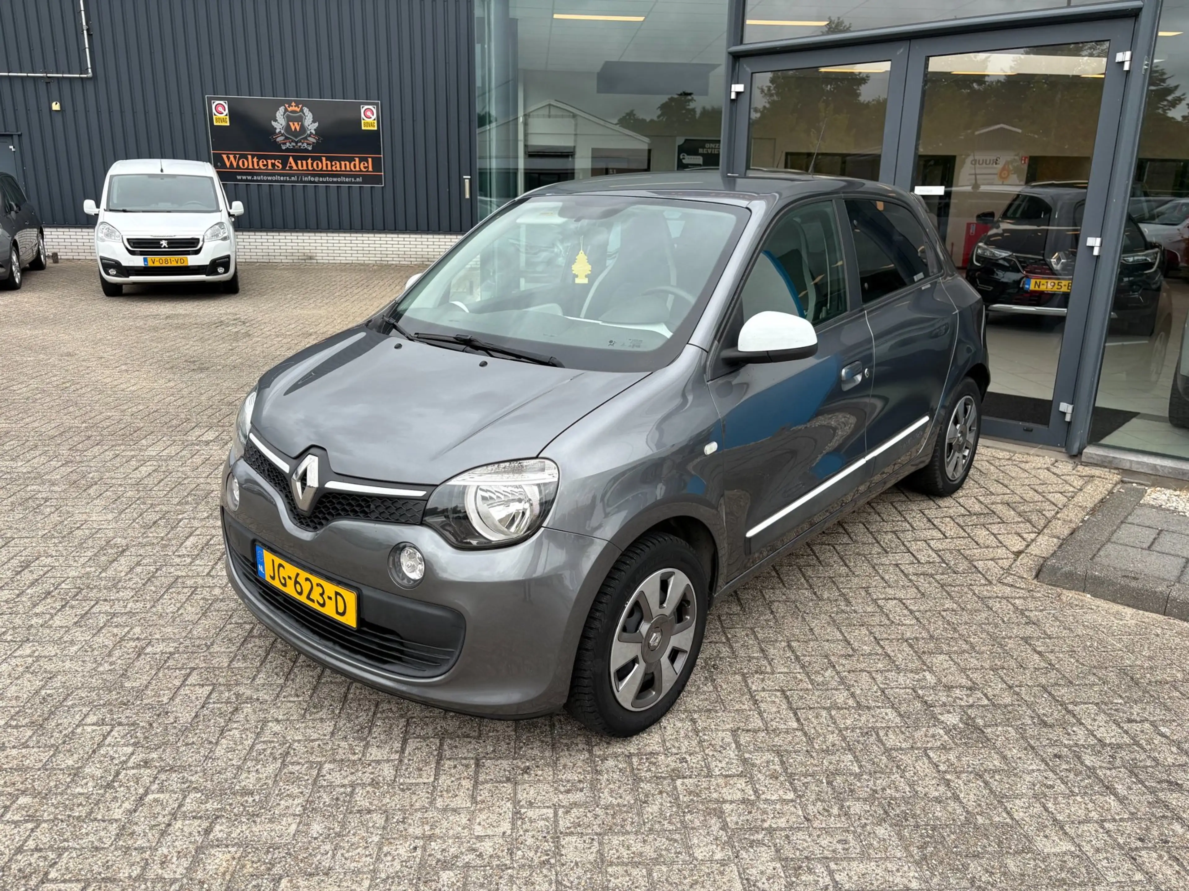 Renault Twingo 1.0 SCe Collection *AC — photo 2