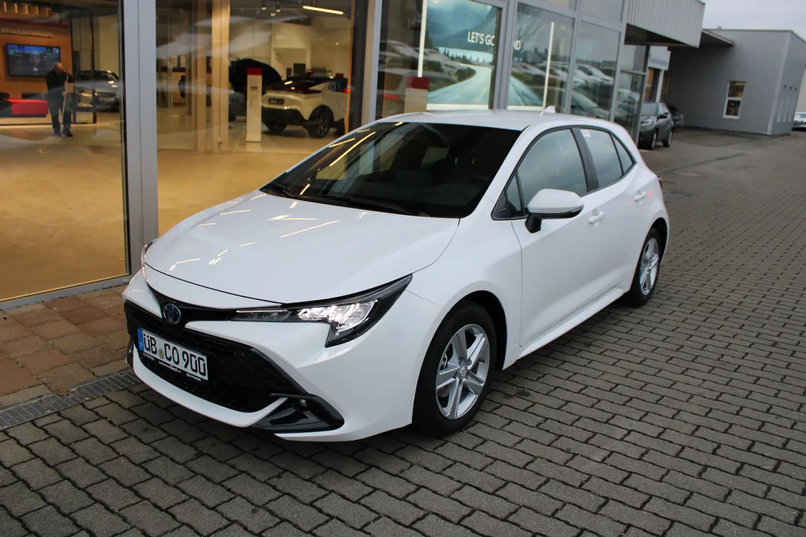 Toyota Corolla 1.8 l Hybrid 5-T.  Business Edition White - 2