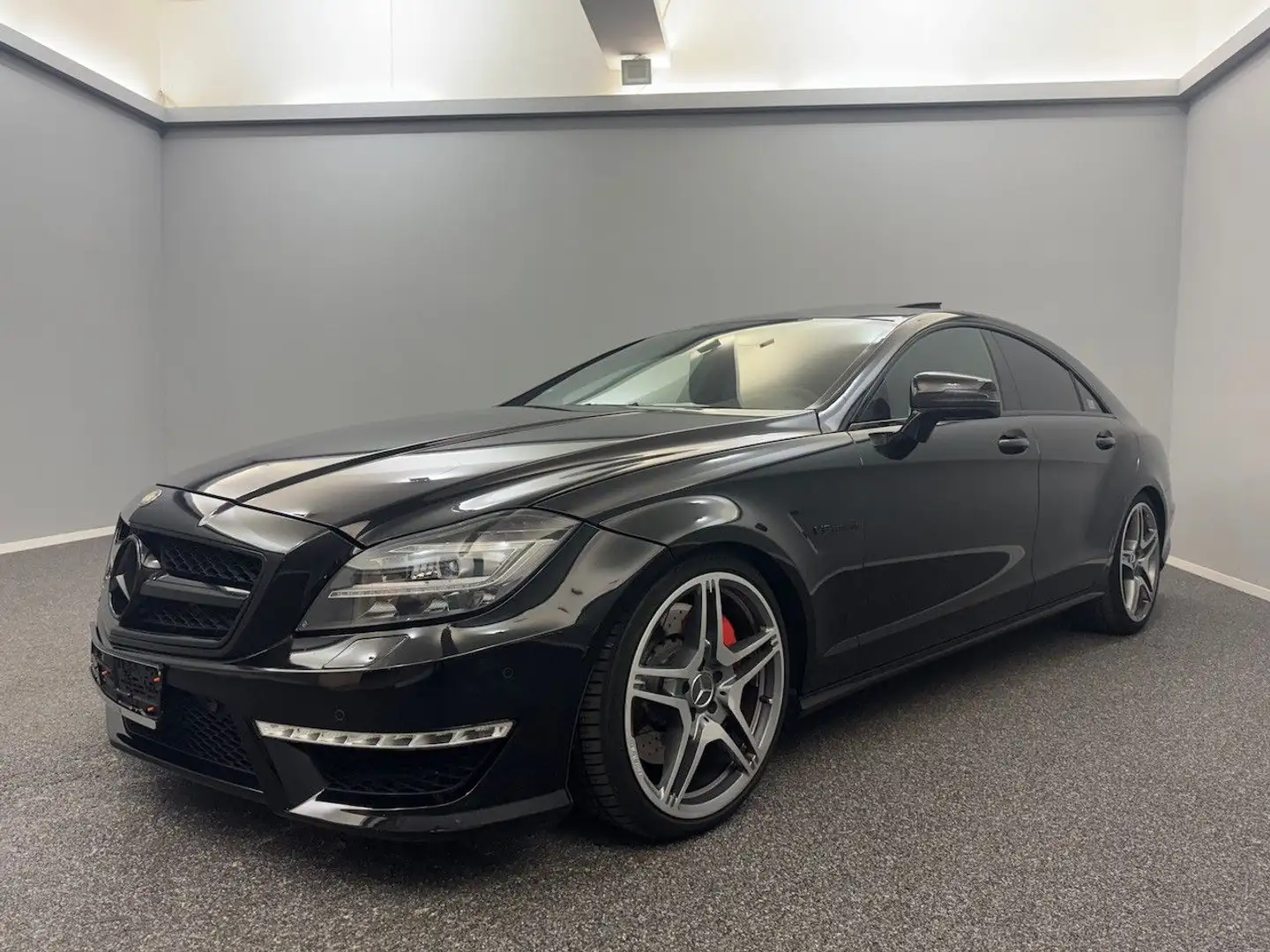 Mercedes-Benz CLS 63 AMG PERFORMANCE*CARBON*SITZKLI*EXKLUSIVE Noir - 1
