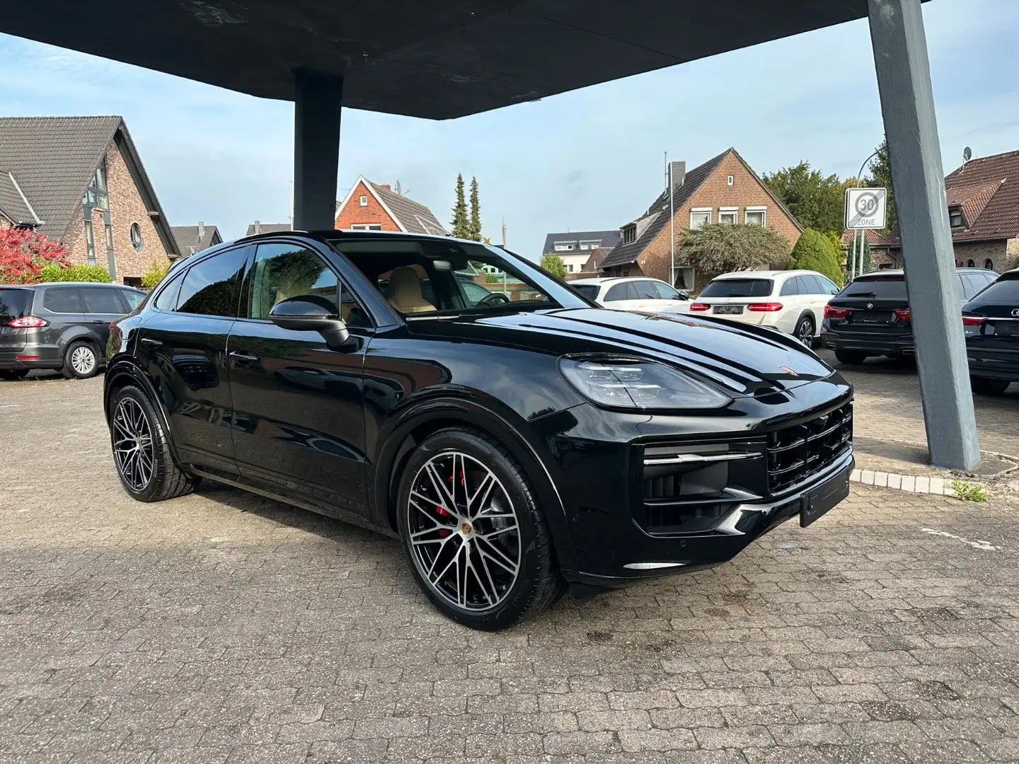 Porsche Cayenne S Coupe HUD Sport Design Max Voll Noir - 2