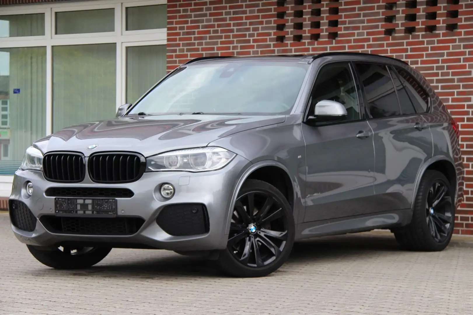 BMW X5 xDrive 40 d*M SPORTPAKET*PANORAMA*HEAD-UP*AHK Grigio - 1