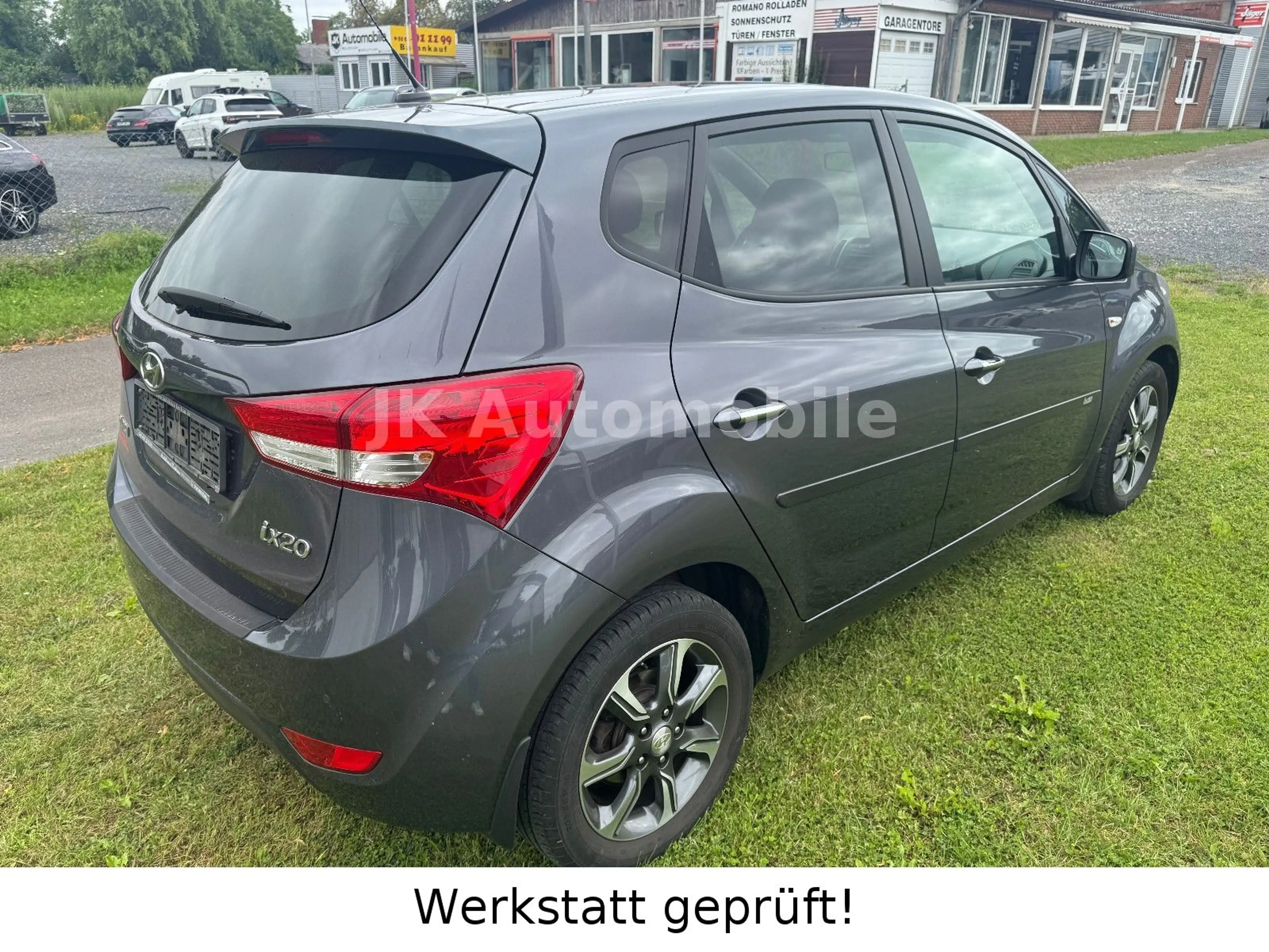 Hyundai iX20 blue Space — photo 5