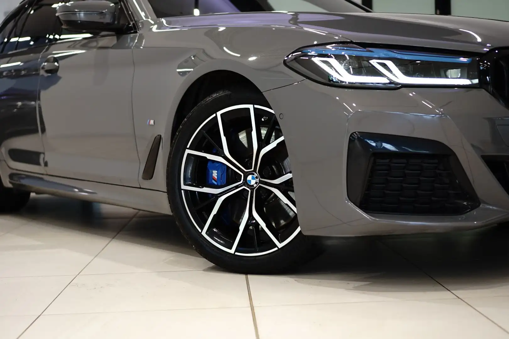 BMW 530 d|M-PAKET|HUD|ACC|3D|MEMO|PANO|H&K|LASER| Grau - 2