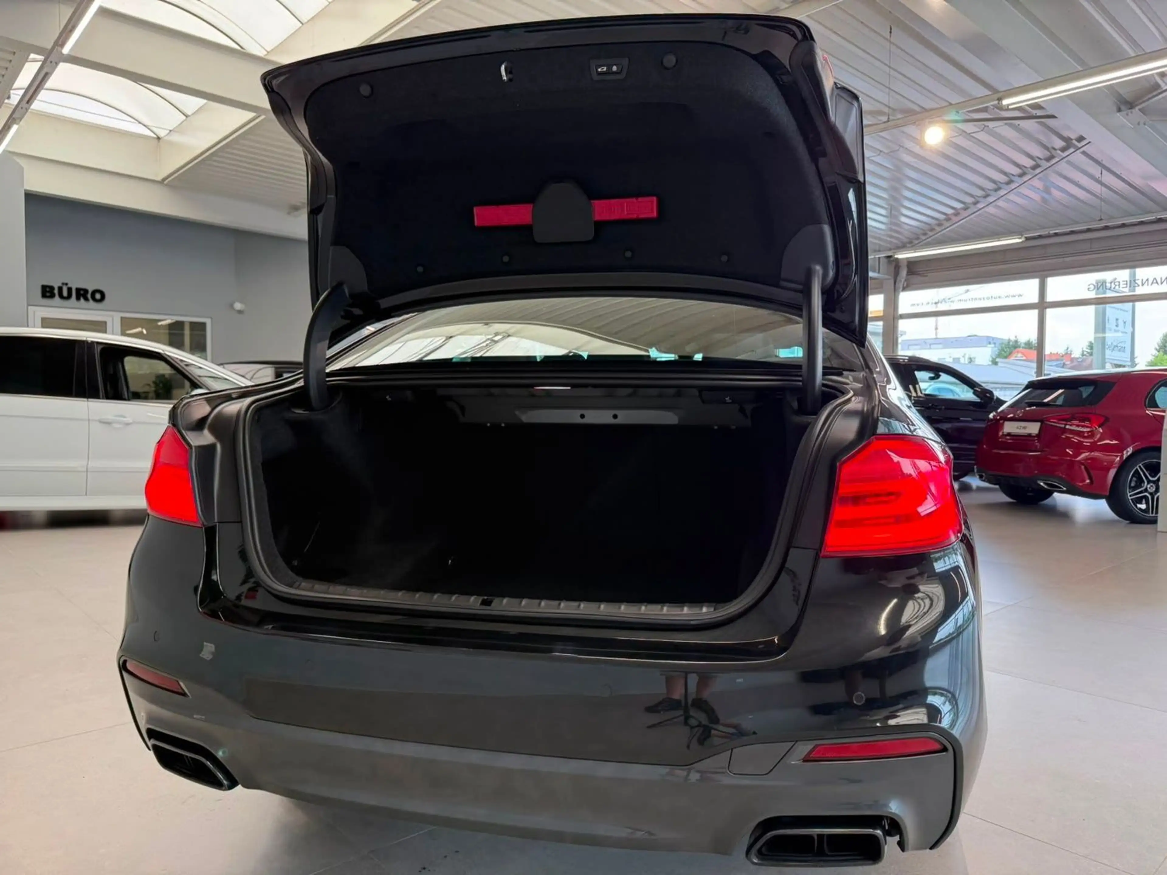 BMW 550 M+XDrive+HeadUP+Softclose+Ambiente — photo 12