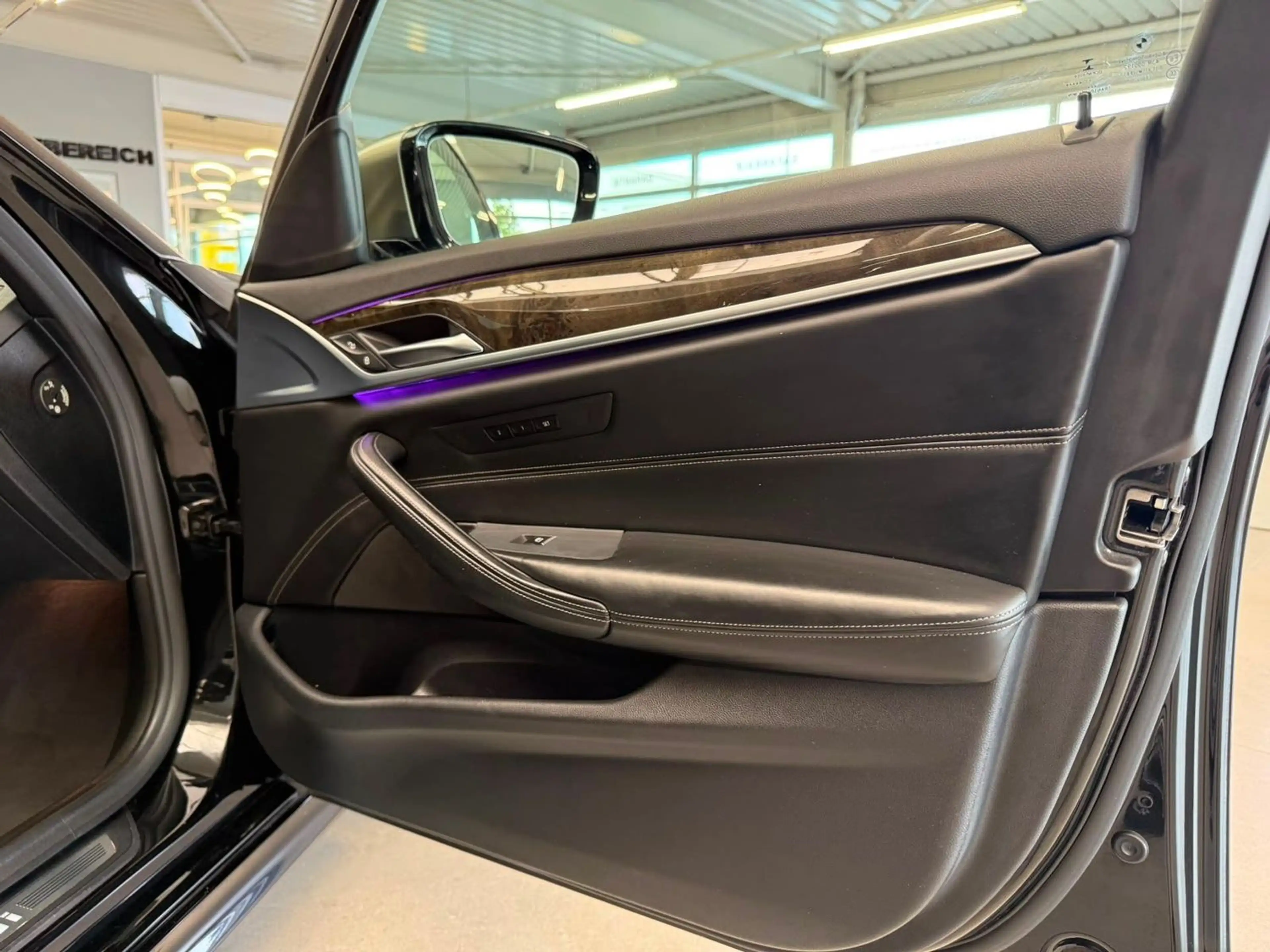 BMW 550 M+XDrive+HeadUP+Softclose+Ambiente — photo 15
