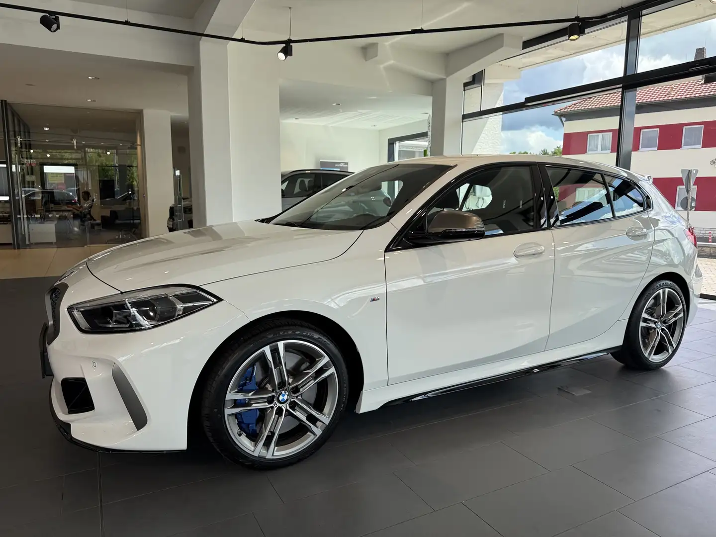 BMW 135 M135i xDrive Limousine HiFi DAB LED WLAN Shz Blanco - 2