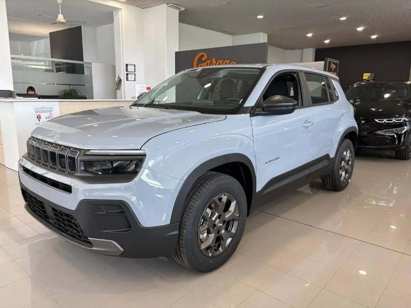 Jeep Avenger 1.2 t. Longitude fwd 100cv Gris - 1