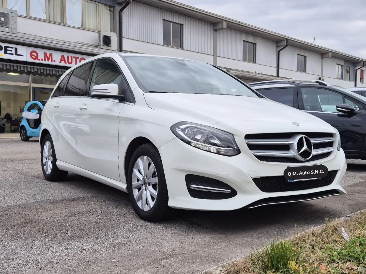 Mercedes-Benz B 180 D Premium Blanc - 1