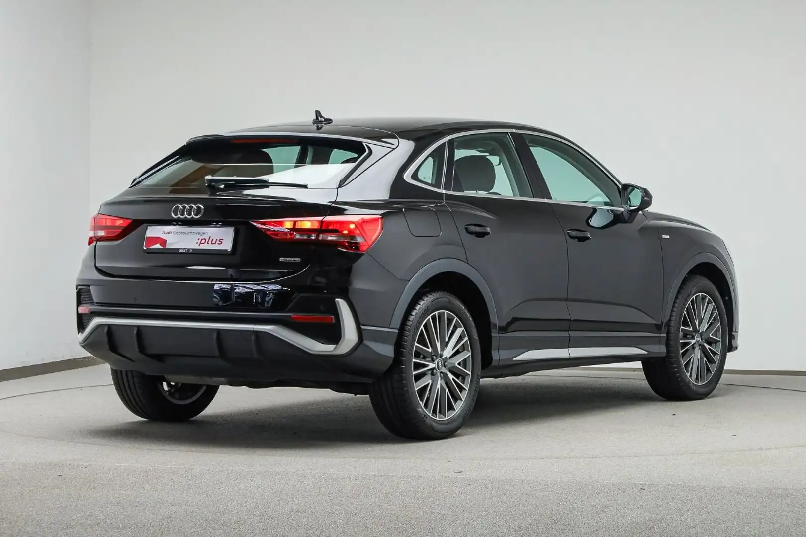 Audi Q3 S line 40 TDI qu. Navi*virtual* Schwarz - 2