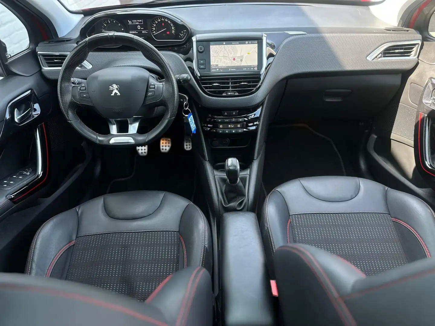 Peugeot 208 1.2 PureTech GT-line, panoramadak, achteruitrijcam Rouge - 2