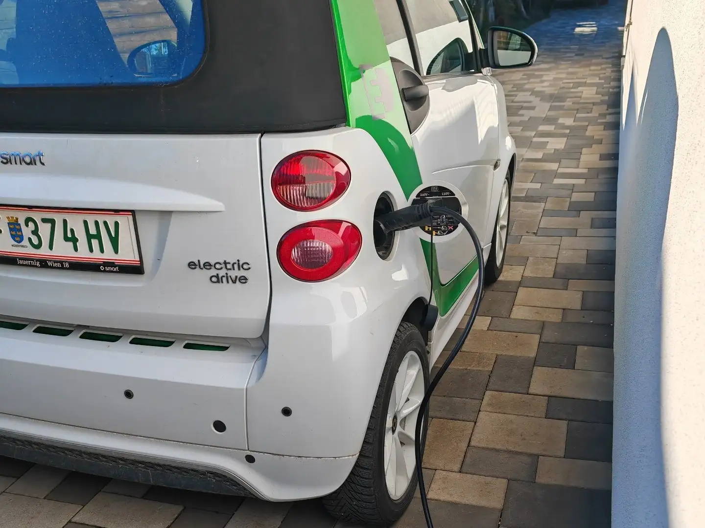 smart forTwo cabrio electric drive Weiß - 2