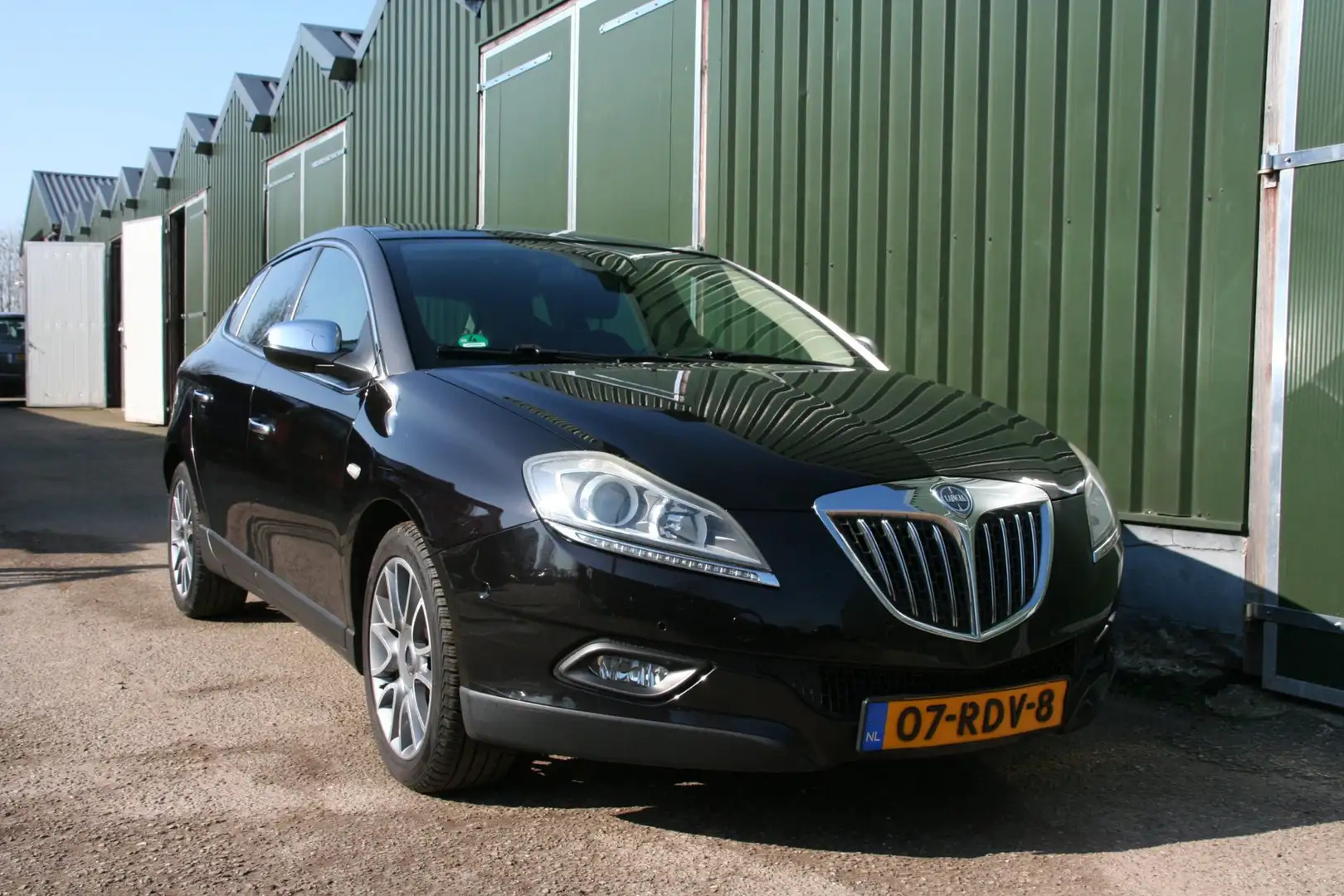 Lancia Delta 1.4 M.air Platino, LEER, AIRCO, NAVIGATIE, PANORAM Schwarz - 2