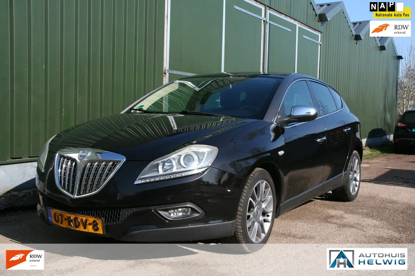 Lancia Delta 1.4 M.air Platino, LEER, AIRCO, NAVIGATIE, PANORAM Schwarz - 1