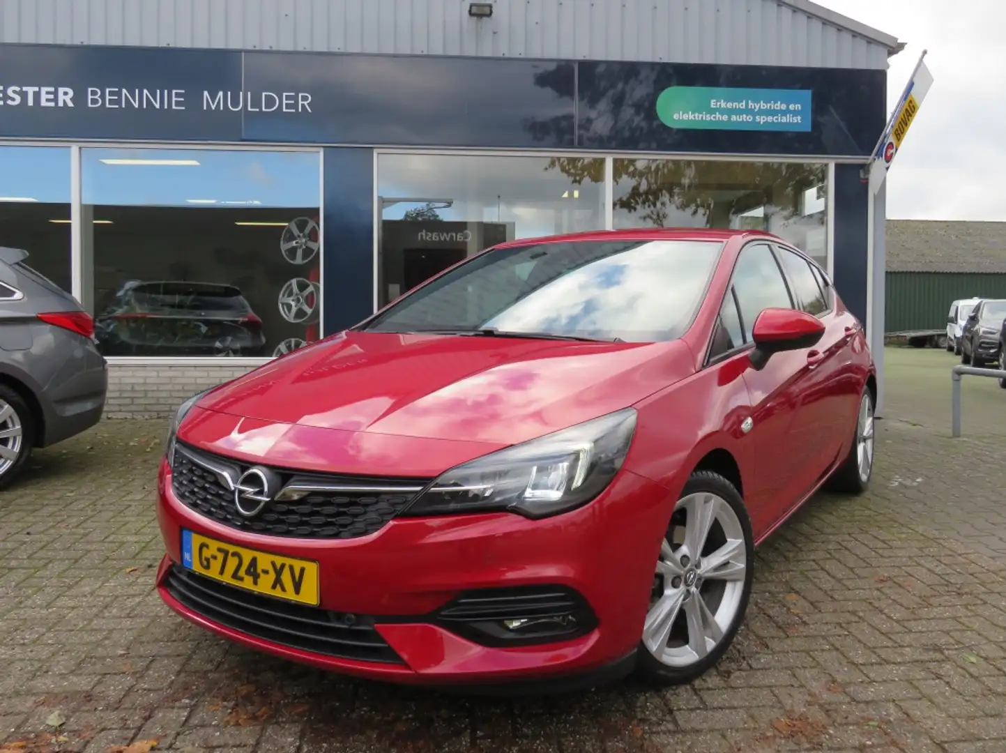 Opel Astra 1.2T Edition NAVI / CAMERA / LEDER / BOSE Rojo - 1
