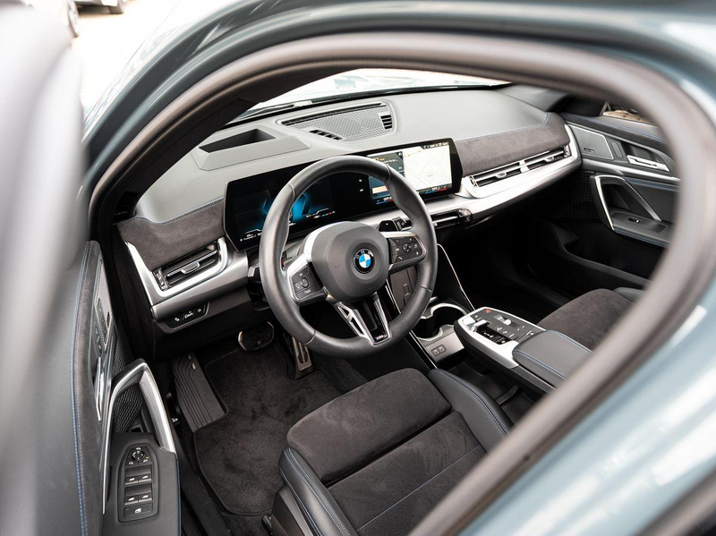 BMW X1 sDrive20i M-Sport PRO AHK PANO ACC HuD eSitze — photo 9