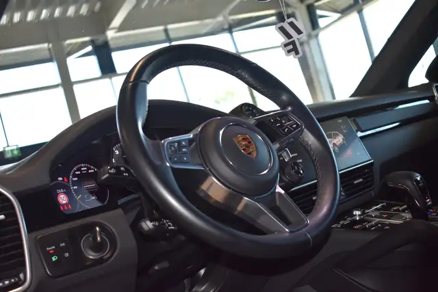 Porsche Cayenne Coupe 4E//Platinum Edition//22"//Sport Design Ansicht 21