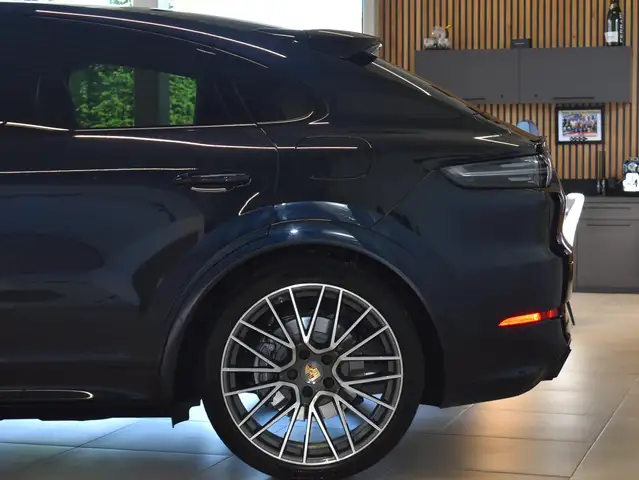 Porsche Cayenne Coupe 4E//Platinum Edition//22"//Sport Design Ansicht 5