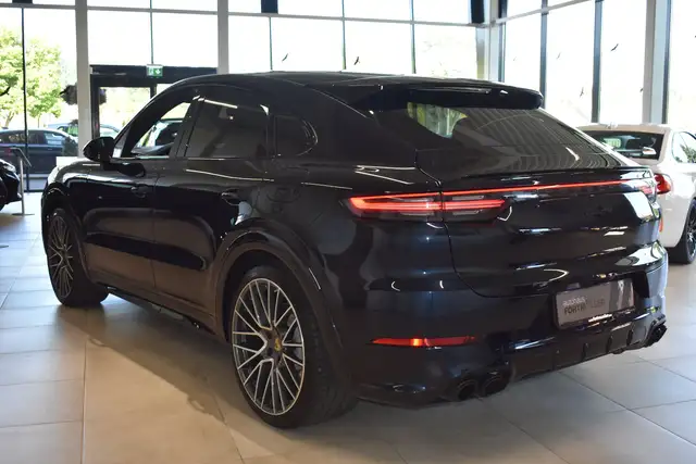 Porsche Cayenne Coupe 4E//Platinum Edition//22"//Sport Design Ansicht 11