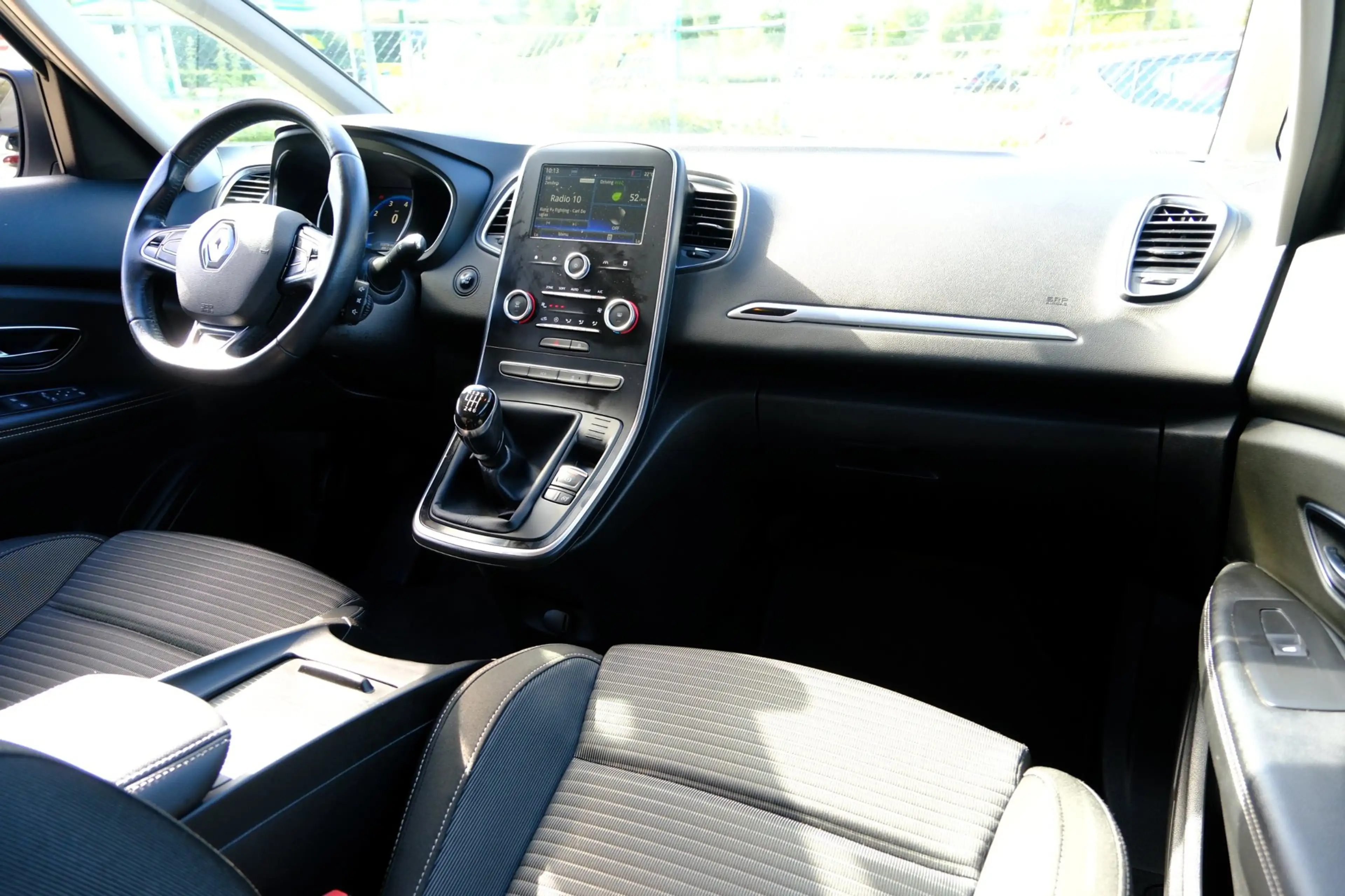 Renault Scenic 1.2 TCe Zen Clima|PDC|DAB|LMV — photo 5