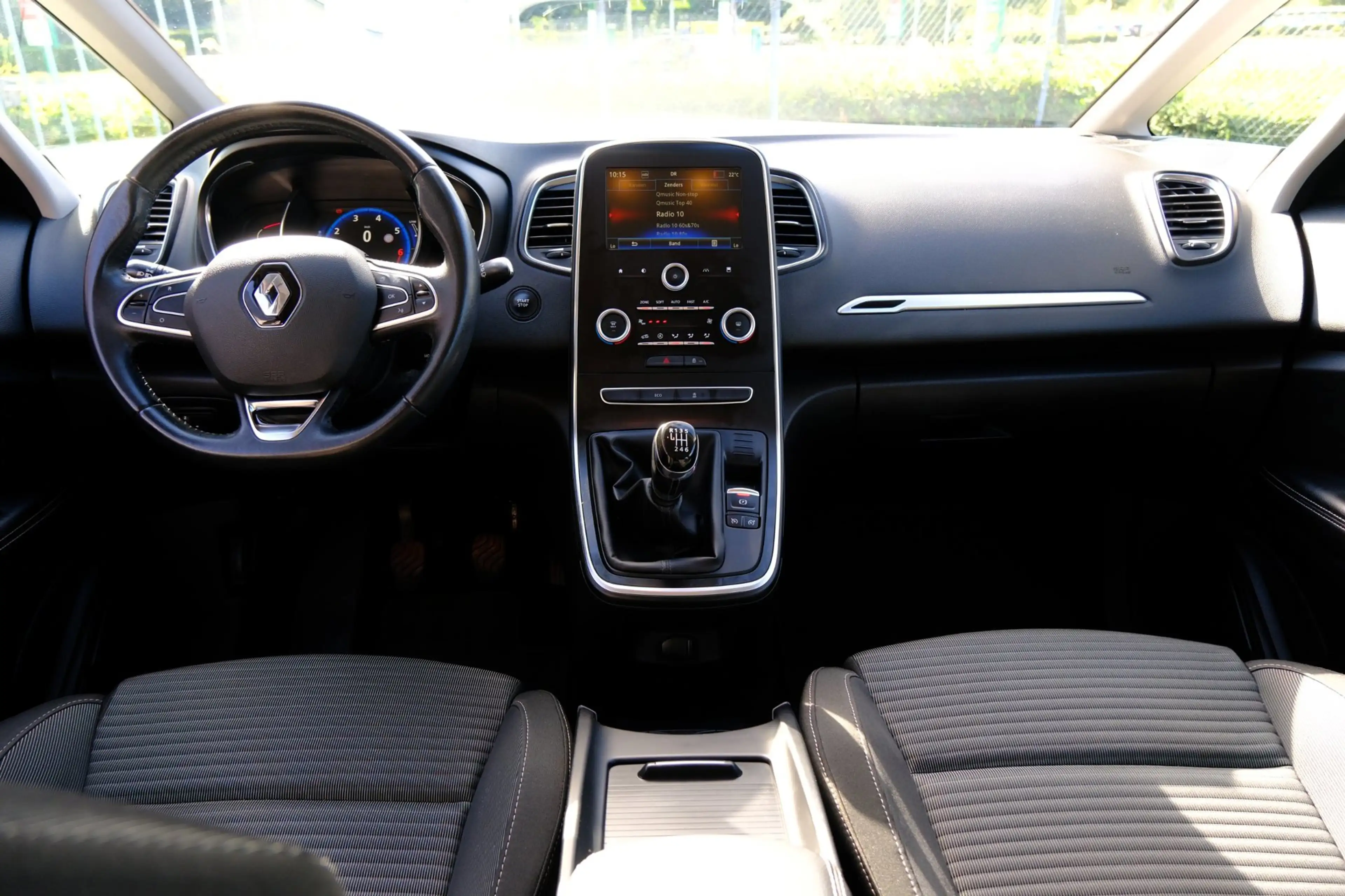 Renault Scenic 1.2 TCe Zen Clima|PDC|DAB|LMV — photo 12