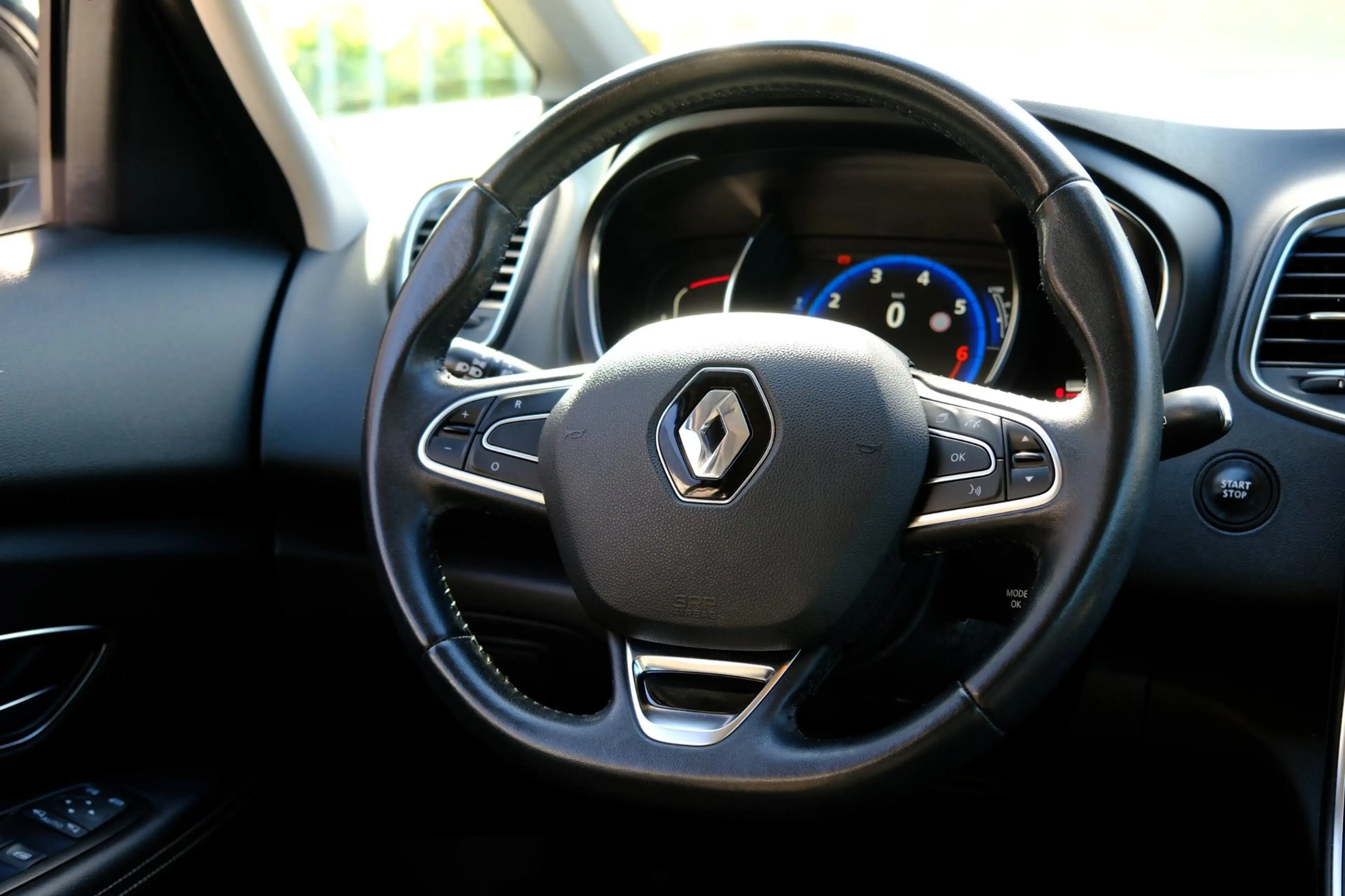 Renault Scenic 1.2 TCe Zen Clima|PDC|DAB|LMV — photo 6