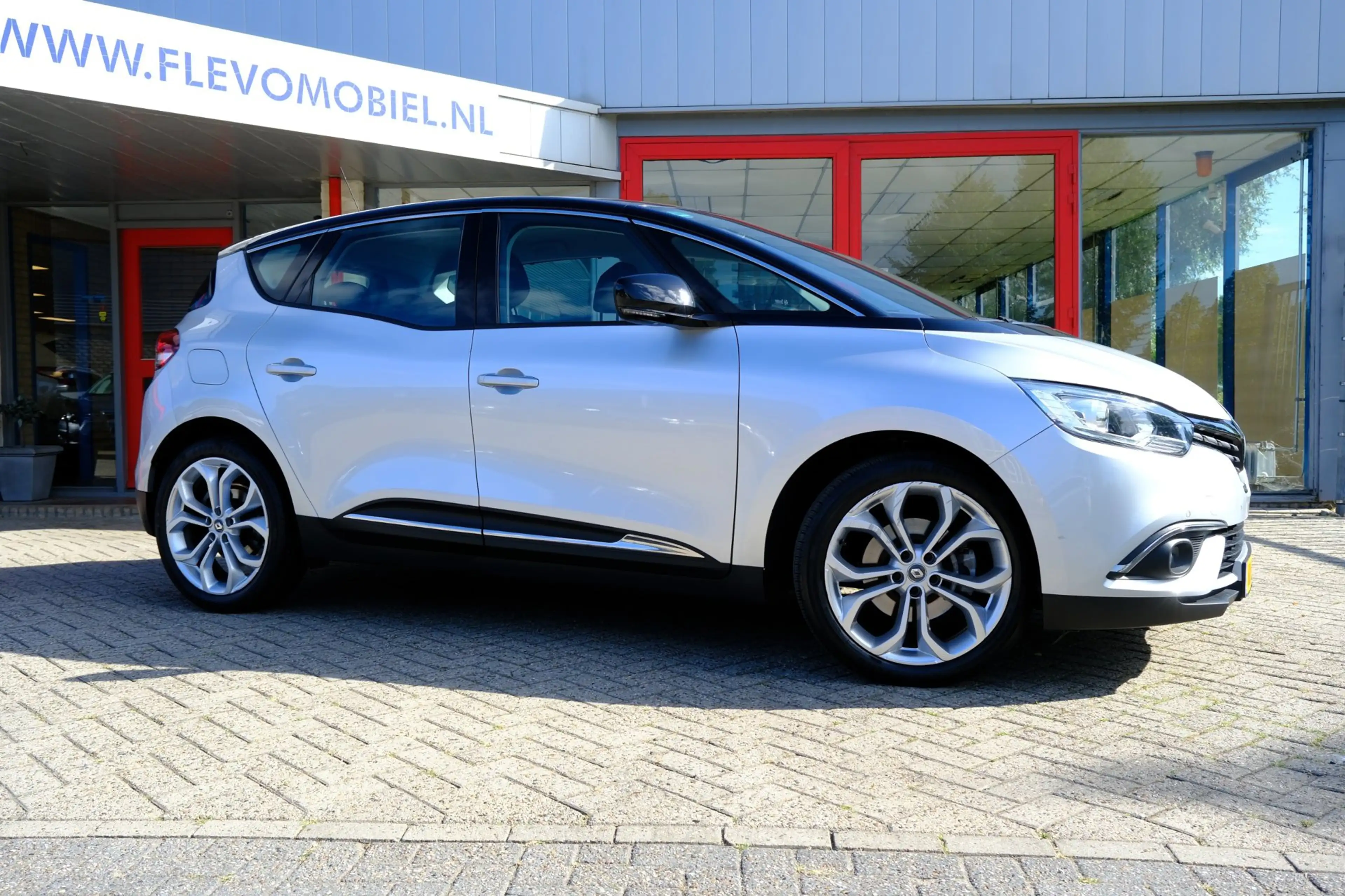 Renault Scenic 1.2 TCe Zen Clima|PDC|DAB|LMV — photo 4