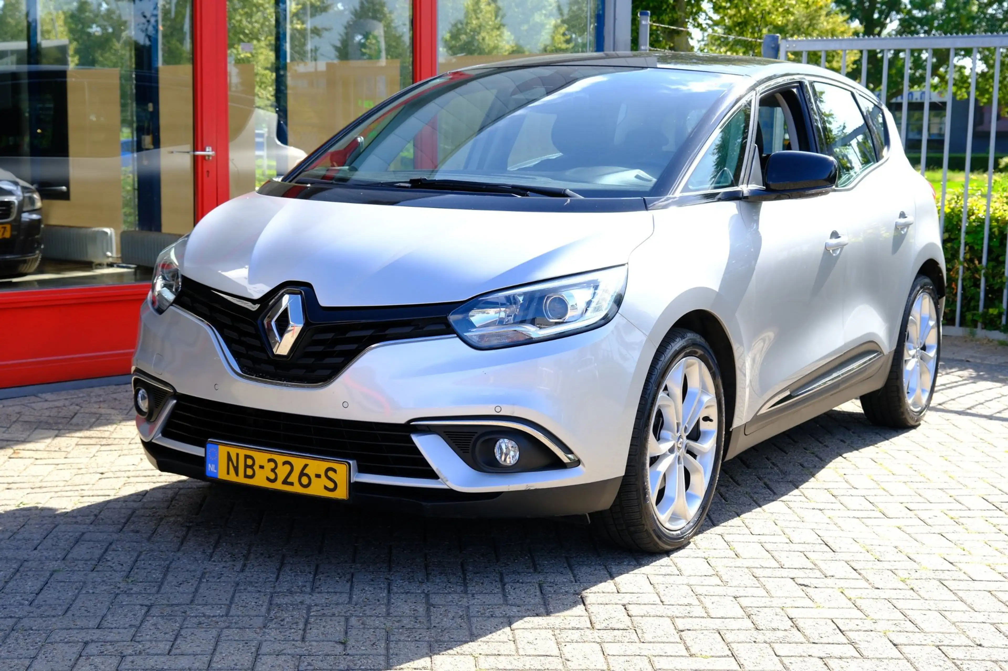 Renault Scenic 1.2 TCe Zen Clima|PDC|DAB|LMV — photo 27