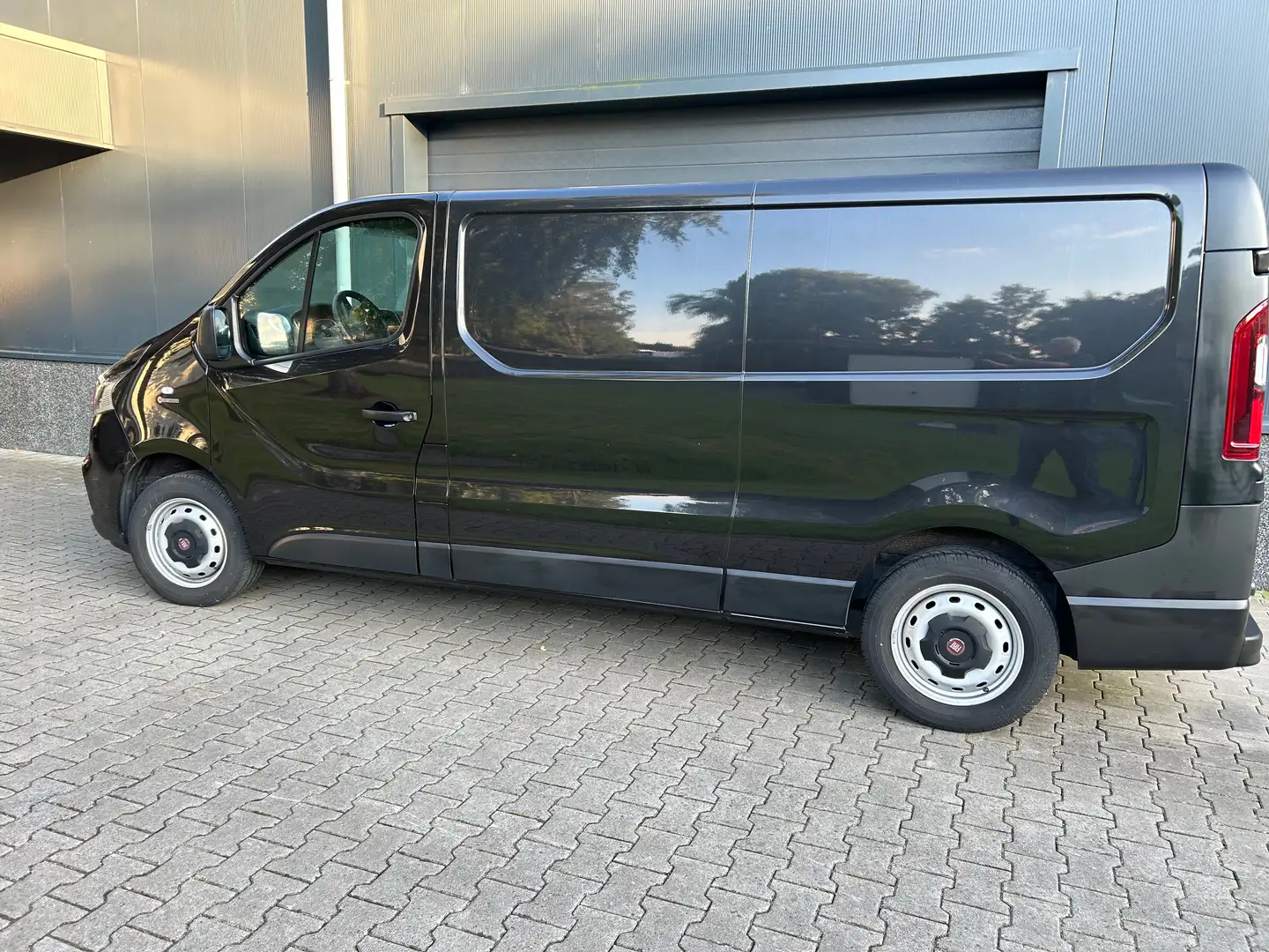 Fiat Talento Talento 1.6 MJEco L2H1 Basis Zwart - 2