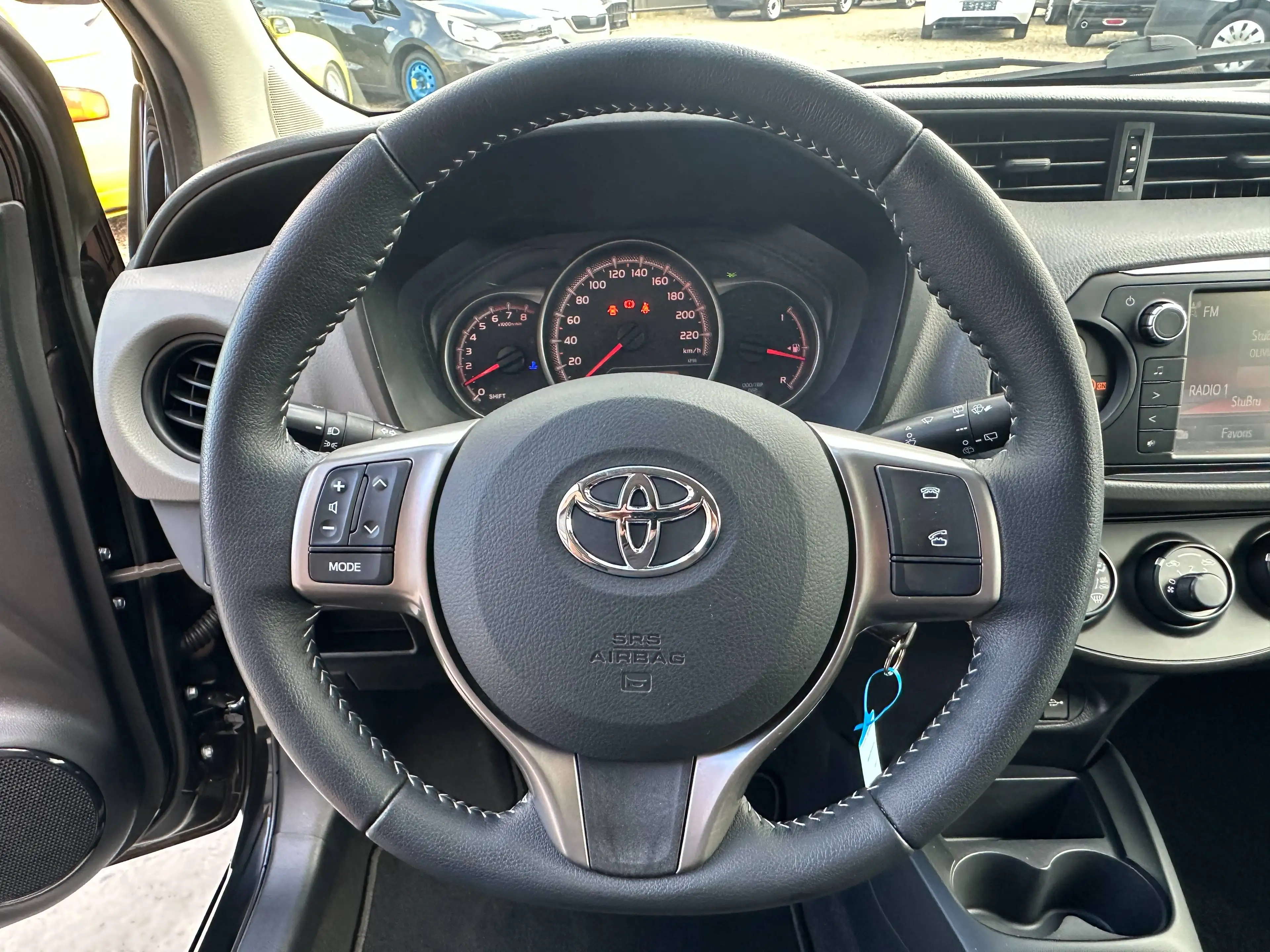 Toyota Yaris 1.0i VVT-i met Airco van 1ste eigenaar! 95000km — photo 10
