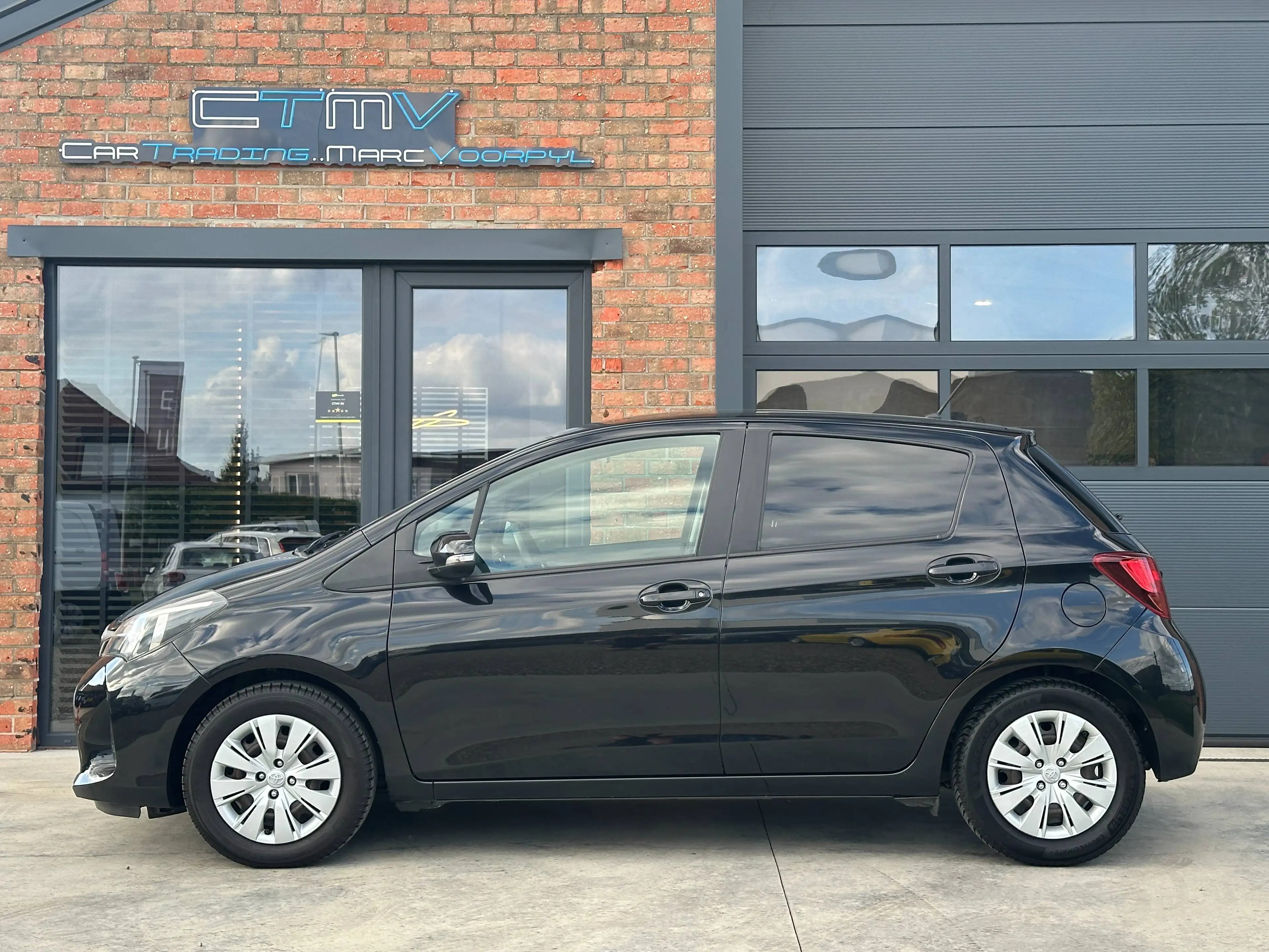 Toyota Yaris 1.0i VVT-i met Airco van 1ste eigenaar! 95000km — photo 2