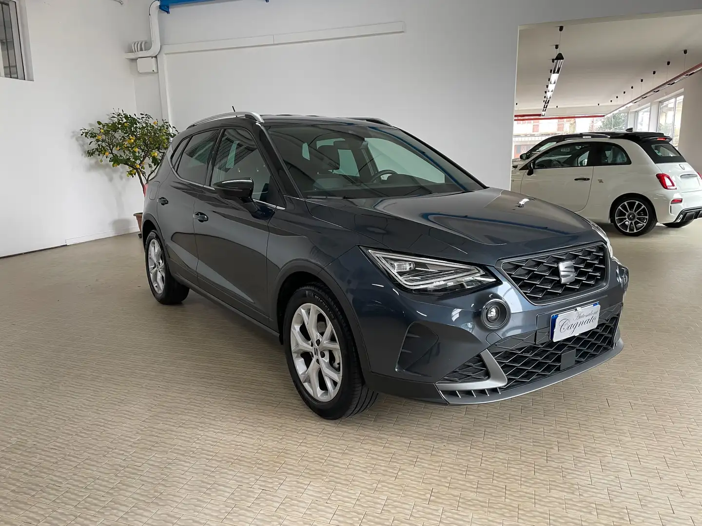 SEAT Arona 1.0 ecotsi FR 95cv Grigio - 2
