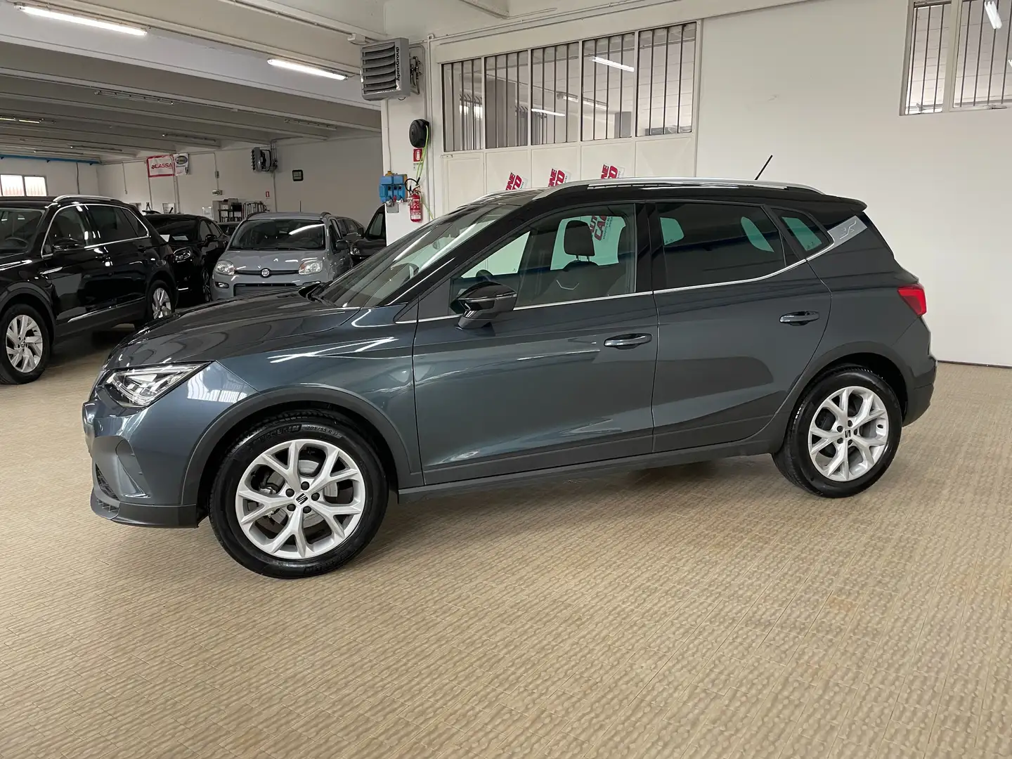 SEAT Arona 1.0 ecotsi FR 95cv Km21000 Bicolor Grigio - 1