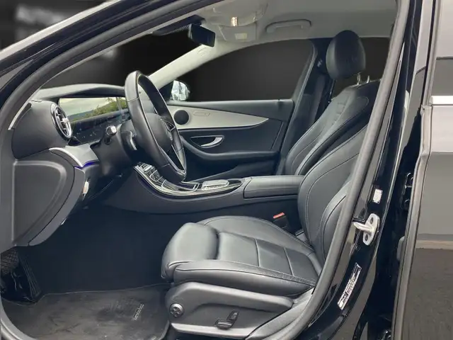 Mercedes-Benz 300 view 13