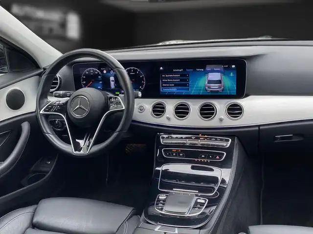 Mercedes-Benz 300 view 11