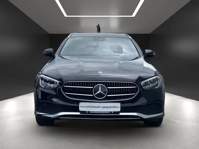 Mercedes-Benz 300 view 8