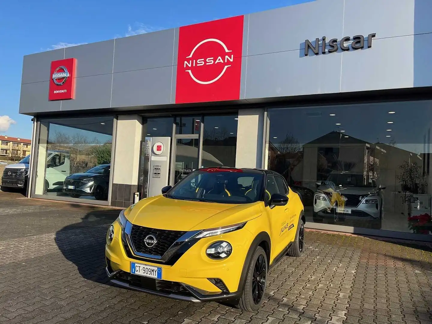 Nissan Juke 2ª serie 1.0 DIG-T 114 CV N-Sport Giallo - 1