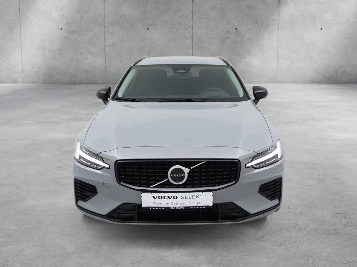 Volvo V60 T6 Plus Dark Recharge Plug-In Hybrid AWD Grau - 2