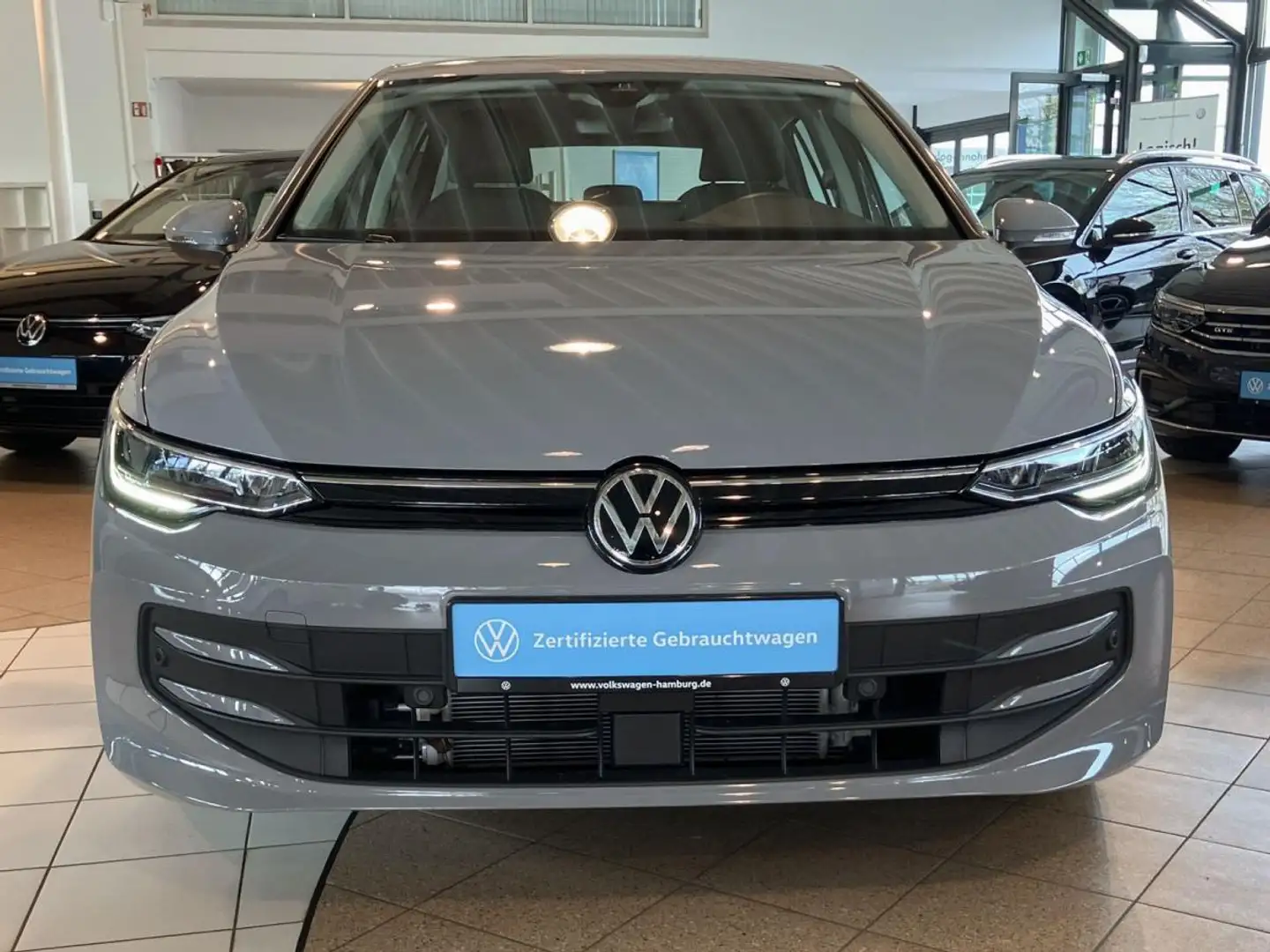Volkswagen Golf VIII 1.5 eTSI Life DSG Kamera Sitzhzg LED Grau - 2
