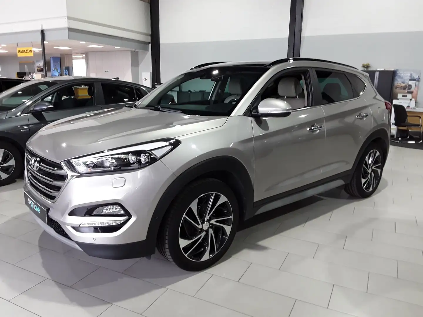Hyundai TUCSON T-GDi Executive 4WD DCT Goud - 2