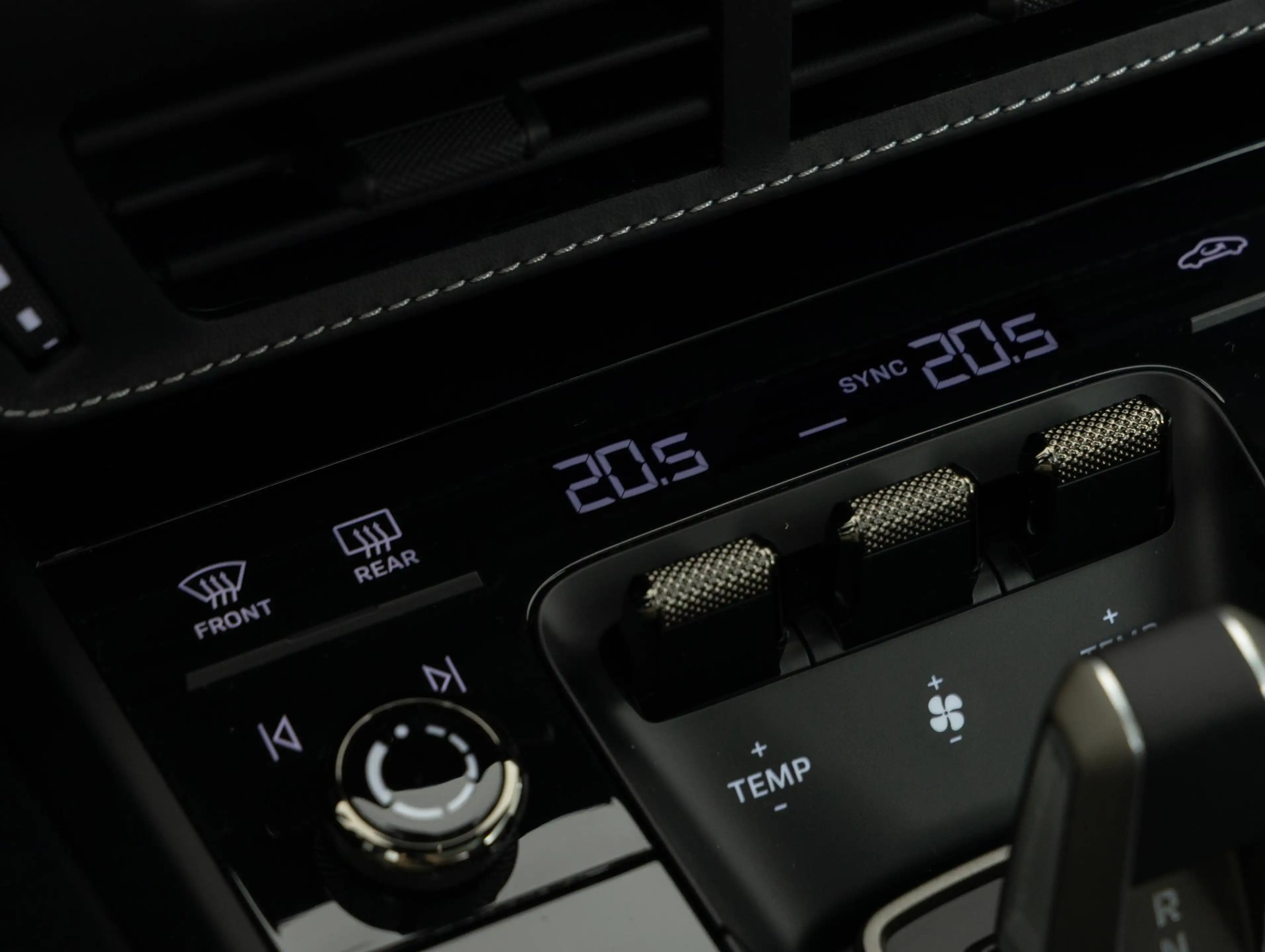 Porsche 992 Turbo S — photo 38