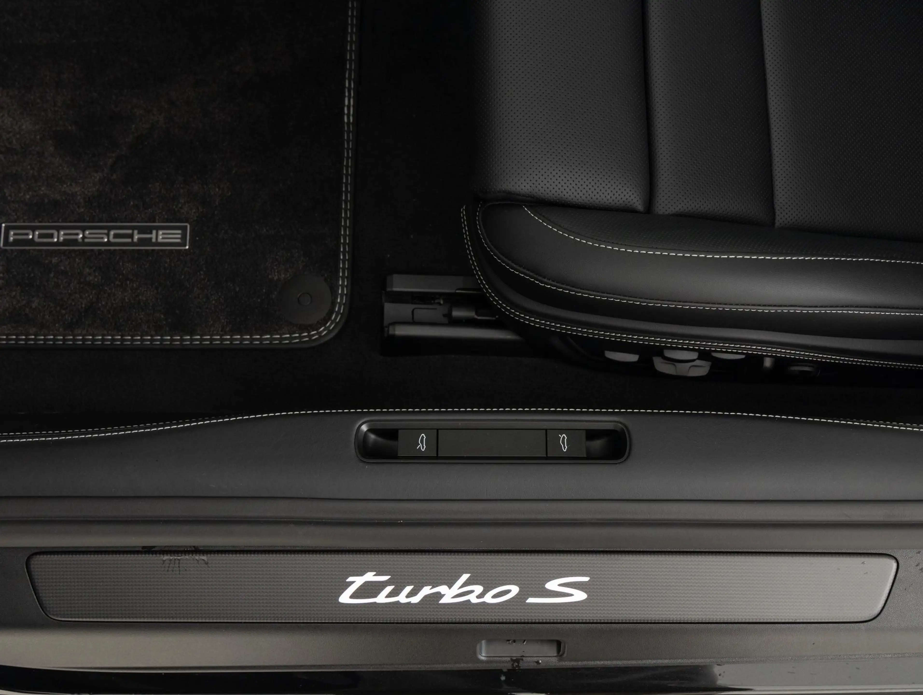 Porsche 992 Turbo S — photo 32