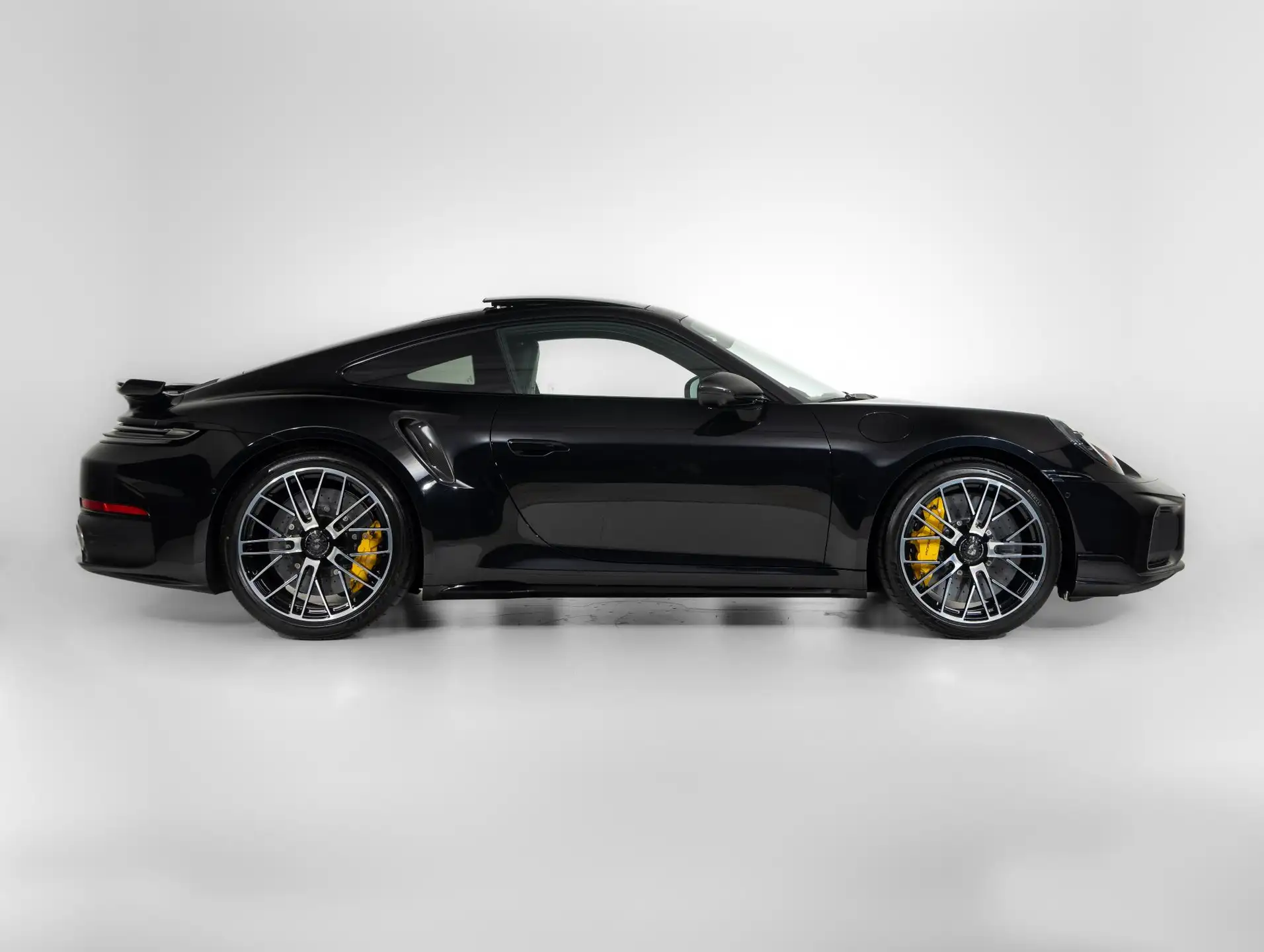 포르쉐 911 Turbo S Coupe 2026 검정 사진 5