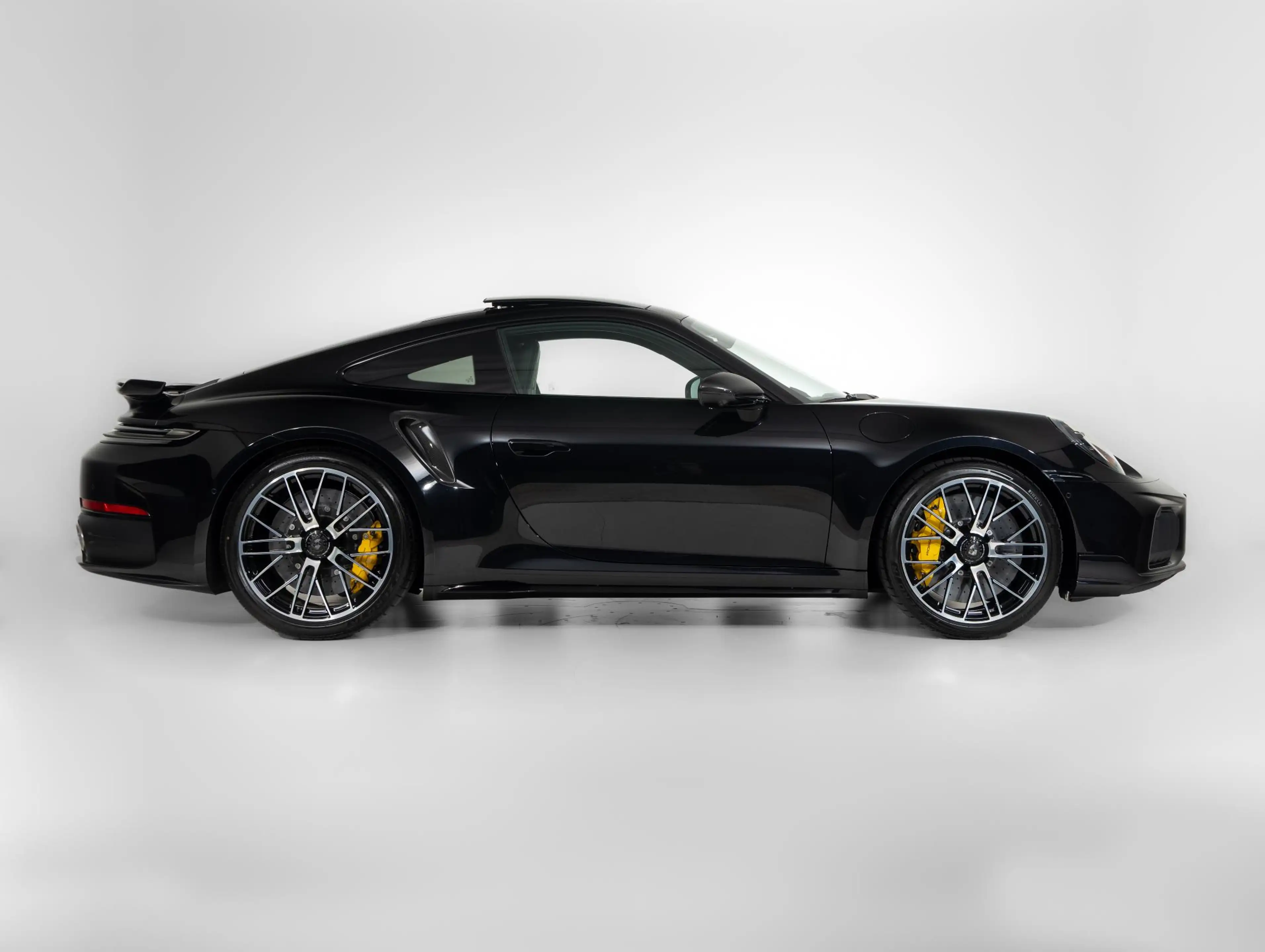 Porsche 992 Turbo S — photo 10