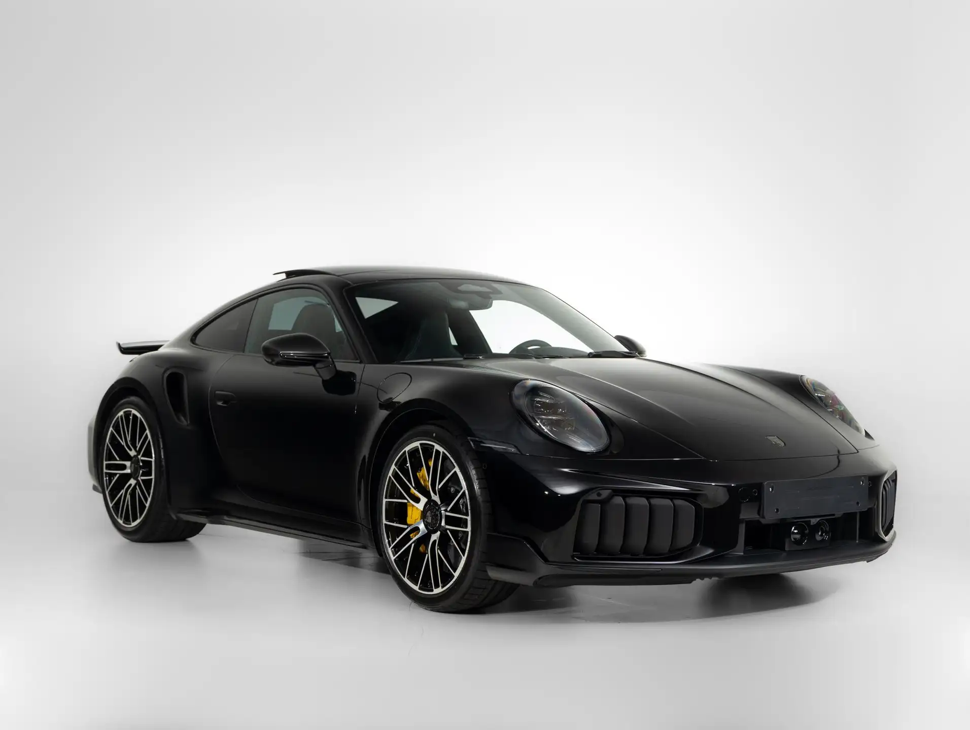 포르쉐 911 Turbo S Coupe 2026 검정 사진 3