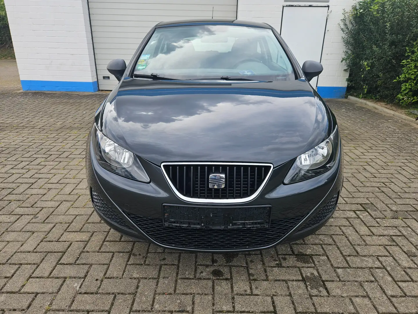 SEAT Ibiza 1.2 12V Reference, Tüv bis 7-2026, 1 Hand Grau - 2