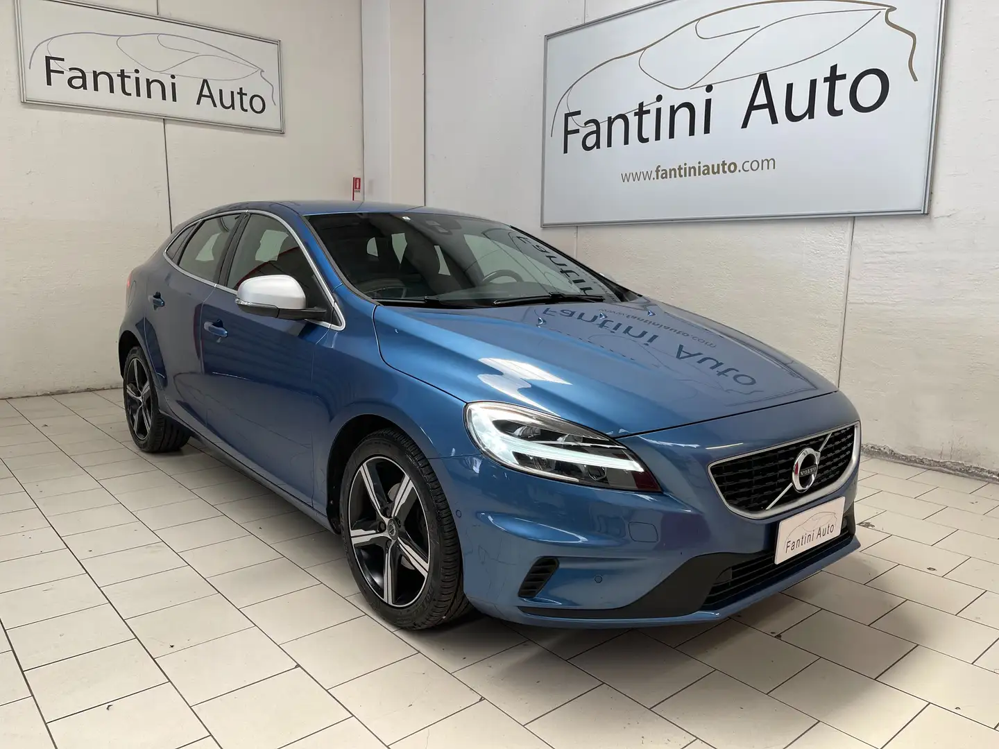 Volvo V40 R-design 2.0 d2-Ok Neopatentati-LEGGI SOTTO Blu/Azzurro - 1