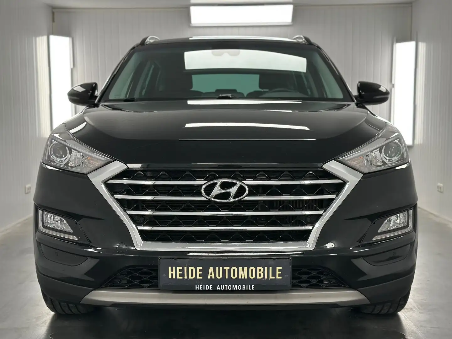 Hyundai TUCSON Style 4WD Automatik Pano Ahk Carplay Schwarz - 2