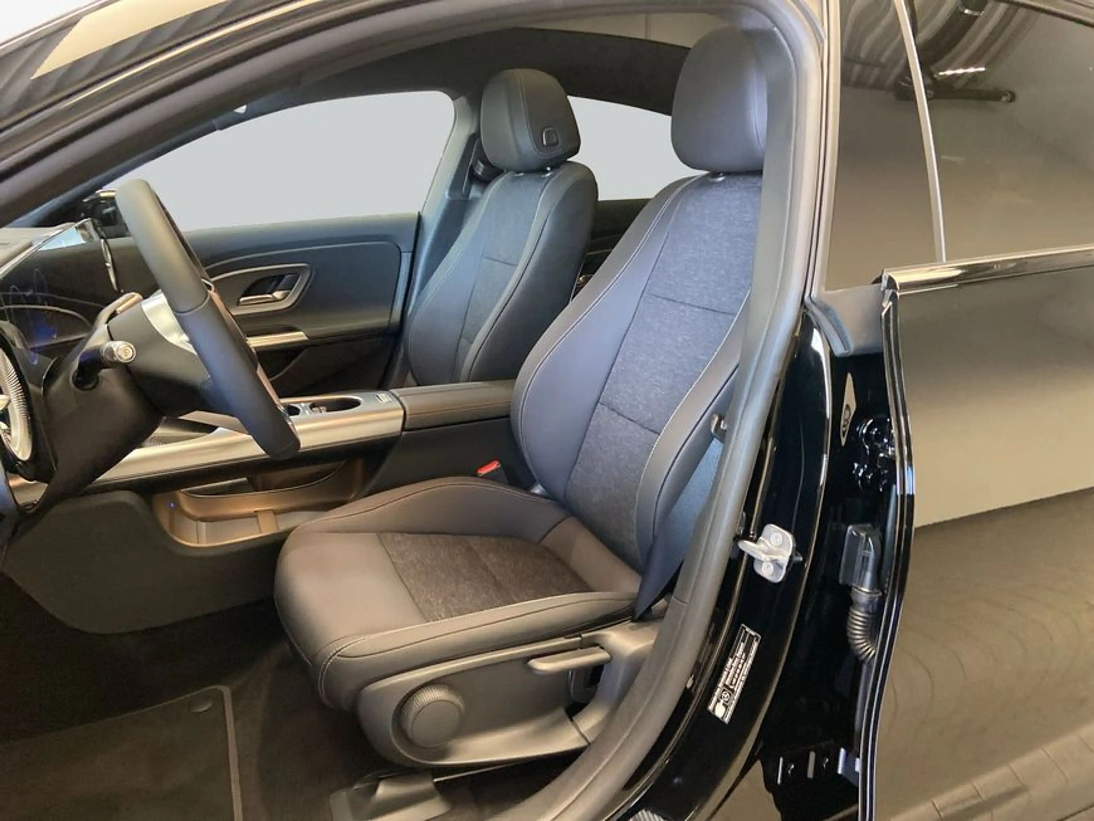 Mercedes-Benz CLA 180 CLA — photo 10